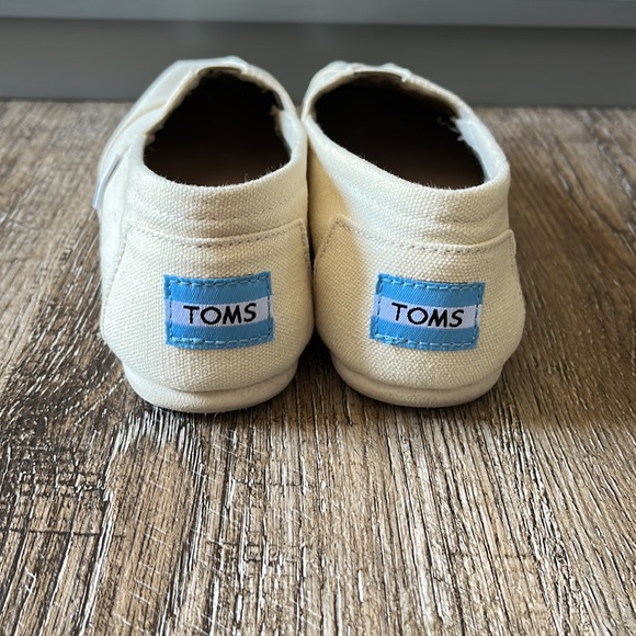 TOMS IVORY CANVAS SLIP ON SHOES - Picture 3 of 7